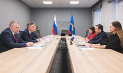 Безопасность финансовой системы – основа экономики любого региона: Андрей Чибис провел рабочую встречу с руководством Северо-Западного ГУ Банка России