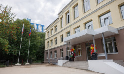 Губернатор Андрей Чибис оценил обновленные после капитального ремонта гимназию № 5 и лицей № 2 в Мурманске
