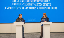 Губернатор Мурманской области Андрей Чибис и директор Фонда Мельниченко Татьяна Журавлева подписали соглашение о социальном развитии Мурманска и Ковдора