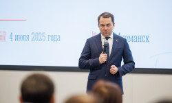 «Важно внимательно относиться к проблемам северян и вместе искать новые решения»: глава региона Андрей Чибис принял участие в собрании «Совета муниципальных образований»