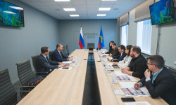 Murmansk Region Governor Andrey Chibis discussed with Cosmos Hotel Group President Alexander Biba the implementation of tourism projects in the region