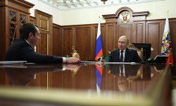 Президент России Владимир Путин поддержал предложение председателя Комиссии Госсовета «Северный морской путь и Арктика» Андрея Чибиса о запуске комплексного проекта развития Арктики и Трансарктического транспортного коридора