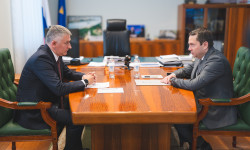 Губернатор Андрей Чибис и глава МТП «Лавна» Станислав Мультах обсудили развитие Мурманского транспортного узла