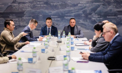 Журналисты из семи стран приехали в Мурманск в 81-ю годовщину разгрома немецко-фашистских войск в Заполярье.