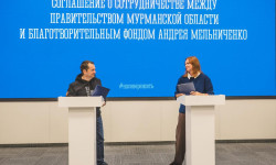 Губернатор Мурманской области Андрей Чибис и директор Фонда Мельниченко Татьяна Журавлева подписали соглашение о социальном развитии Мурманска и Ковдора